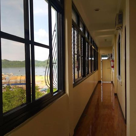 Divine Castle Travelers Inn Coron Exterior photo