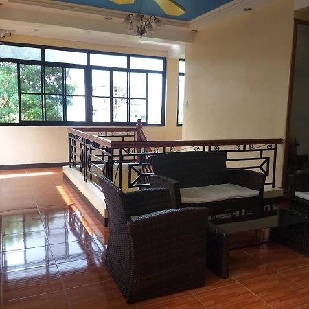 Divine Castle Travelers Inn Coron Exterior photo