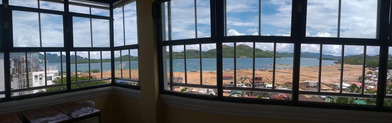 Divine Castle Travelers Inn Coron Exterior photo