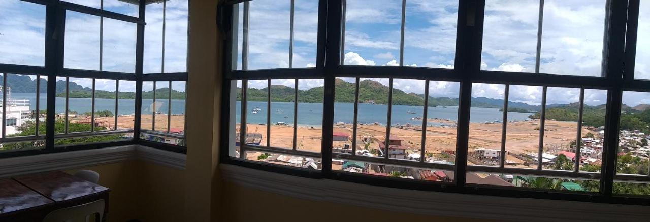 Divine Castle Travelers Inn Coron Exterior photo