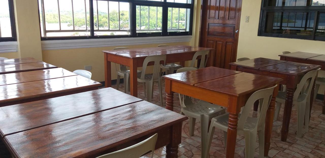 Divine Castle Travelers Inn Coron Exterior photo