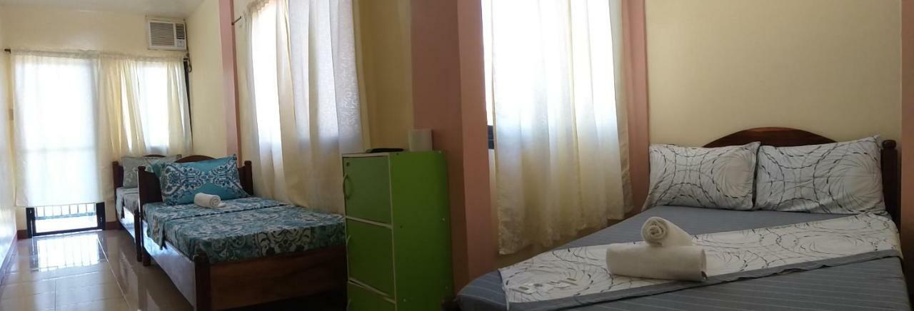 Divine Castle Travelers Inn Coron Exterior photo