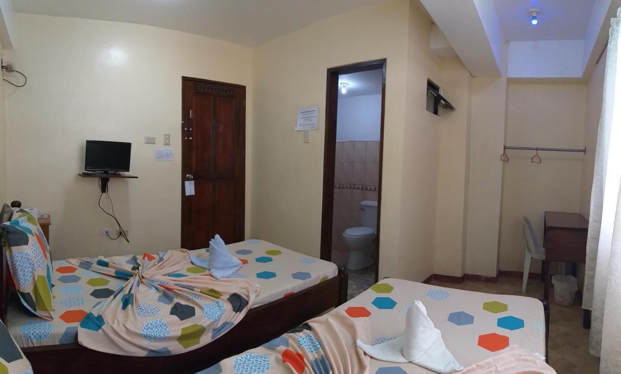 Divine Castle Travelers Inn Coron Exterior photo